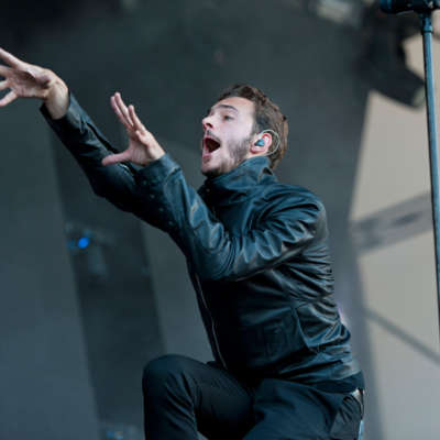 Watch Editors, The Charlatans, Rhodes and more play the #Xmasjumperjam live on DIY