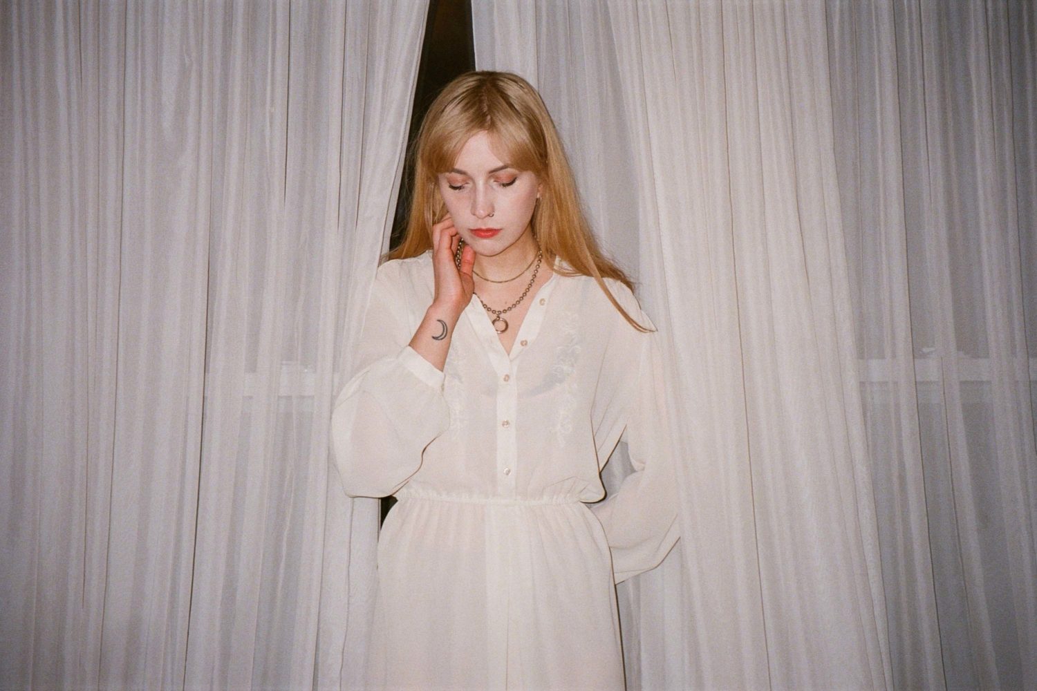 Ellis signs to Fat Possum, plots reissue of debut EP 'The Fuzz'