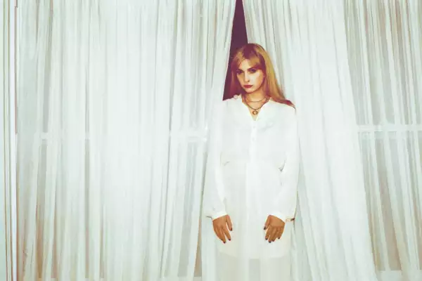 Fat Possum signing Ellis shares the swirling 'Something Blue'