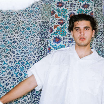 emir taha unveils new single ‘Bad Reception’
