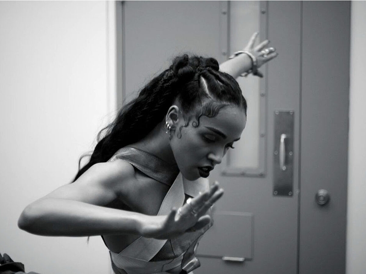 Fka Twigs Unveils New Video For ‘pendulum Diy Magazine 