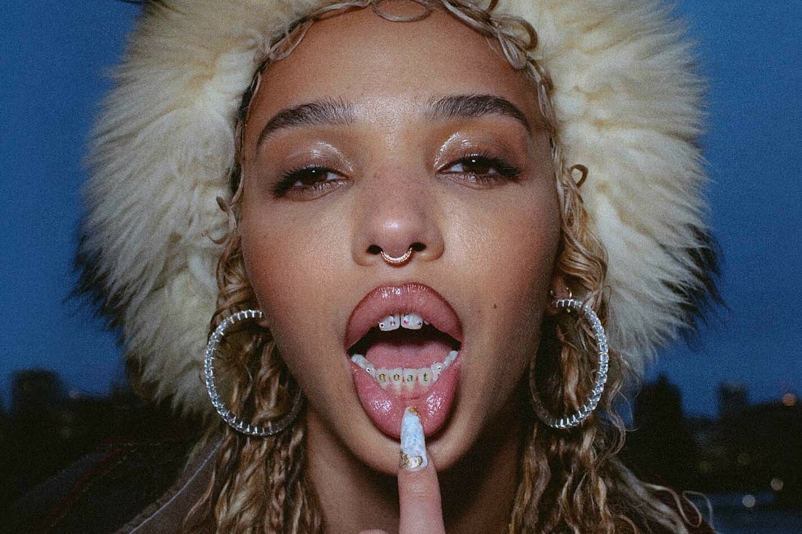 FKA twigs - Caprisongs