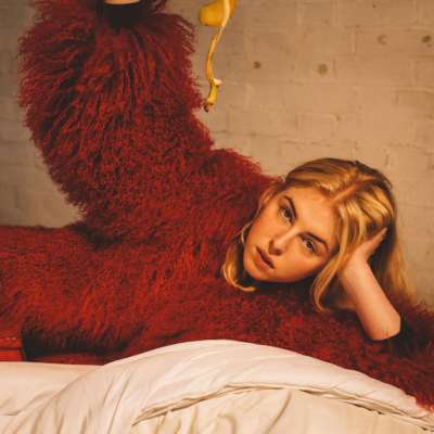Fenne Lily announces debut album ‘On Hold’, shares title track