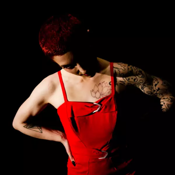 Bodega's Heather Elle introduces new solo project Flossing