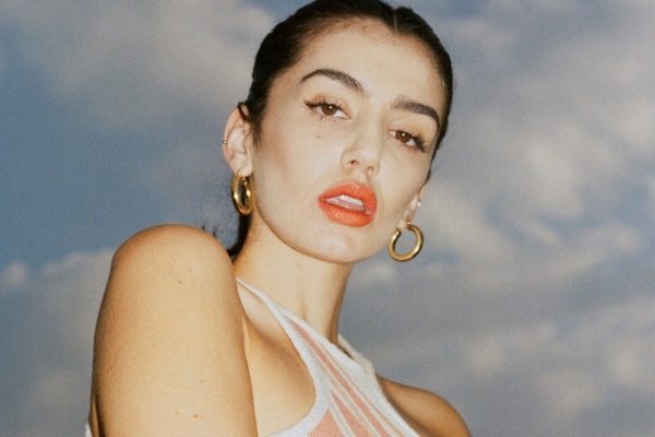 GRACEY shares new track 'the internet'