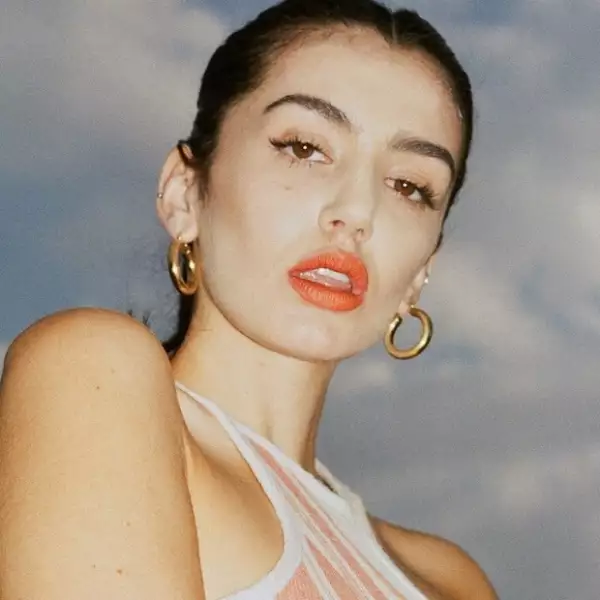 GRACEY drops new track 'Sad Song'