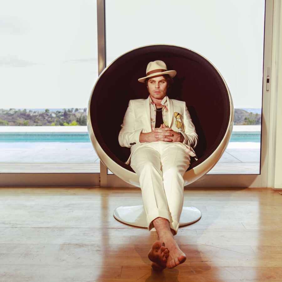 Gaz Coombes unveils his first material of 2019 with new single 'Salamander'