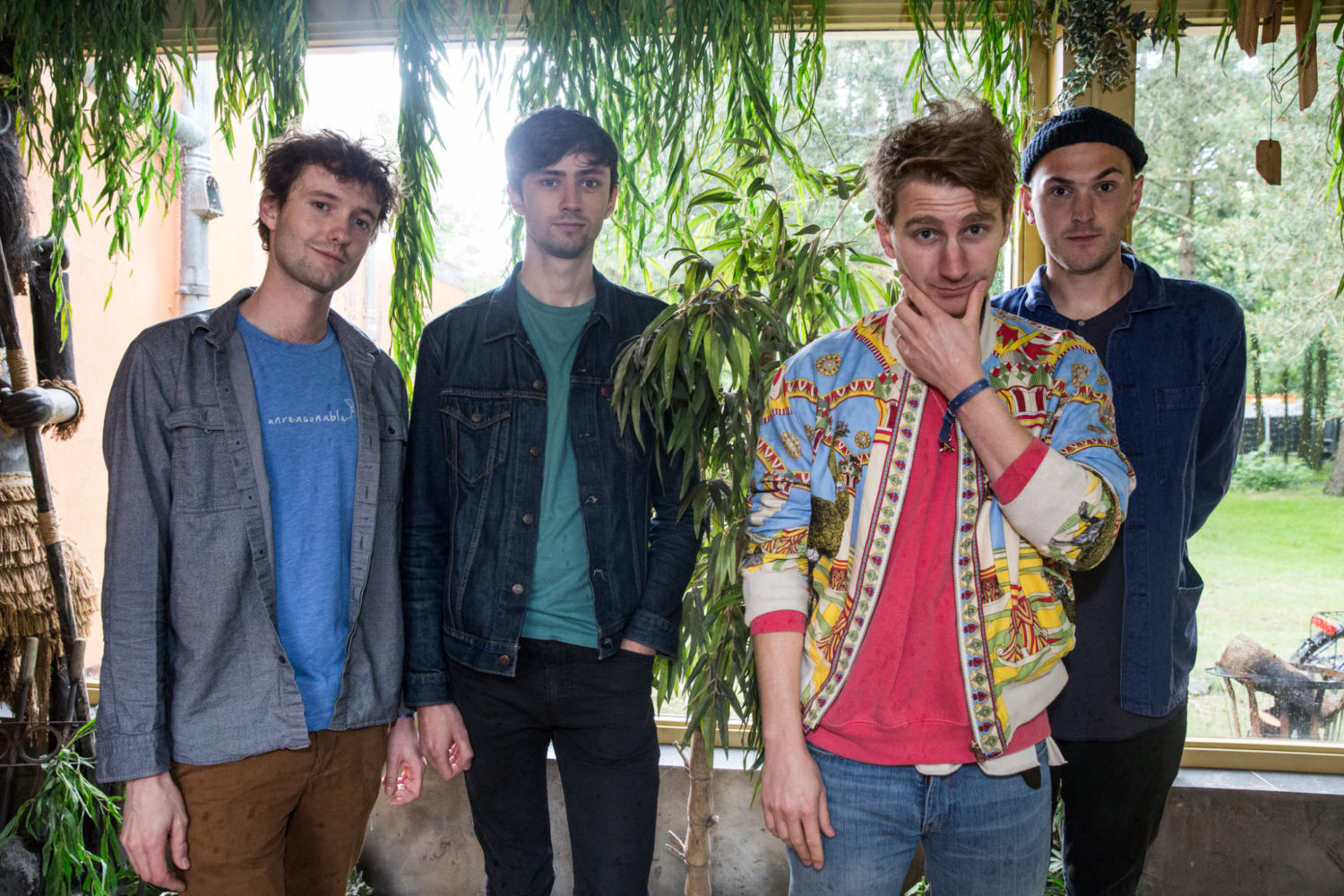 Sleigh Bells and Glass Animals were both on Jools last night News DIY