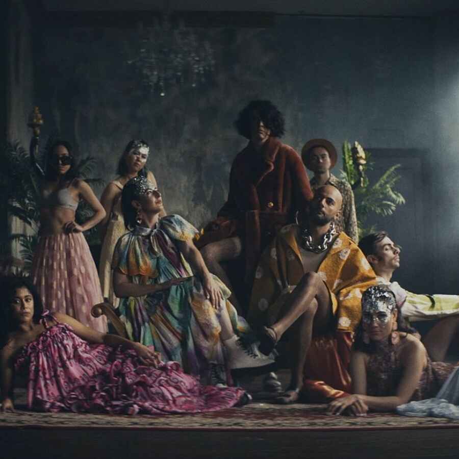 Haiku Hands release 'Fashion Model Art' video