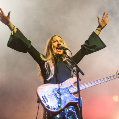 HAIM play new song 'Night So Long' live and cover Shania Twain
