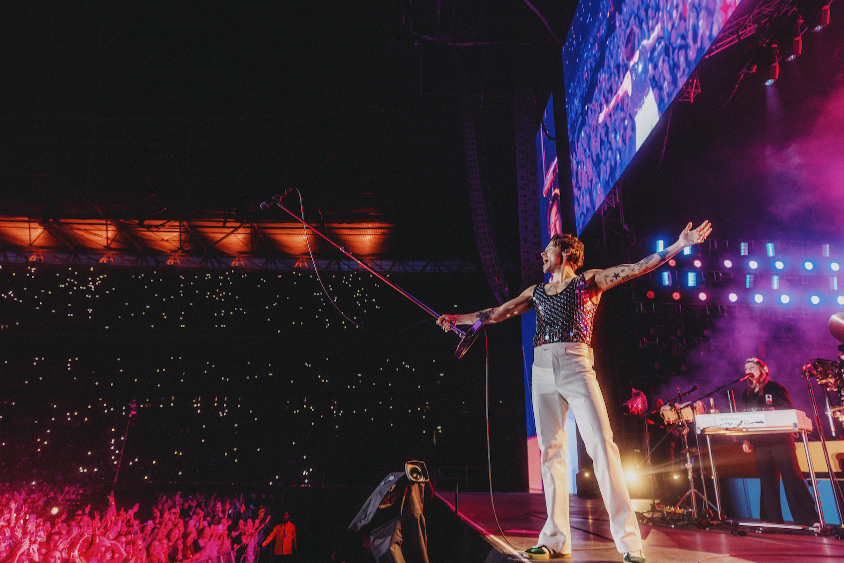 Harry Styles, Wembley Stadium, London Live Review DIY Magazine