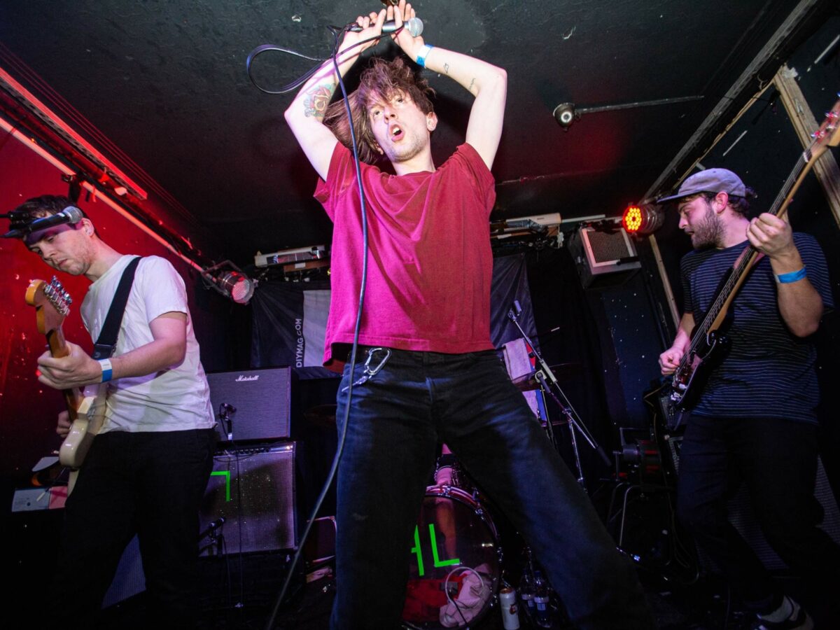 Heavy Lungs share new single 'Dancing Man' - Vimarsana News