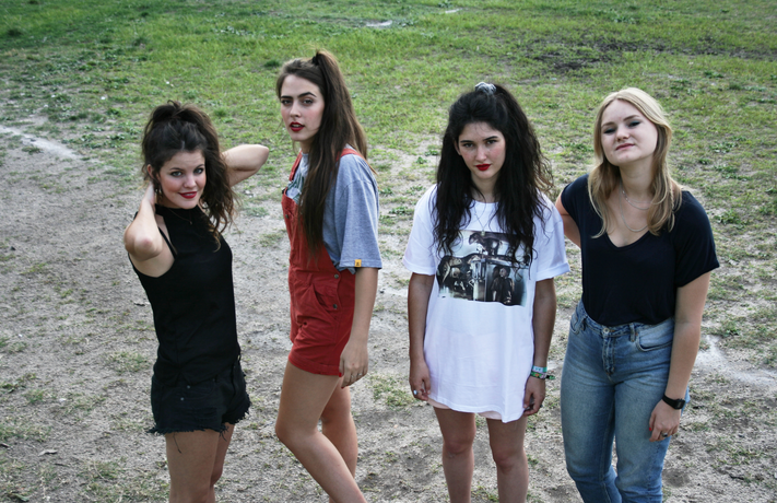 Hinds freak out, scream, lose their minds in Narduwar interview