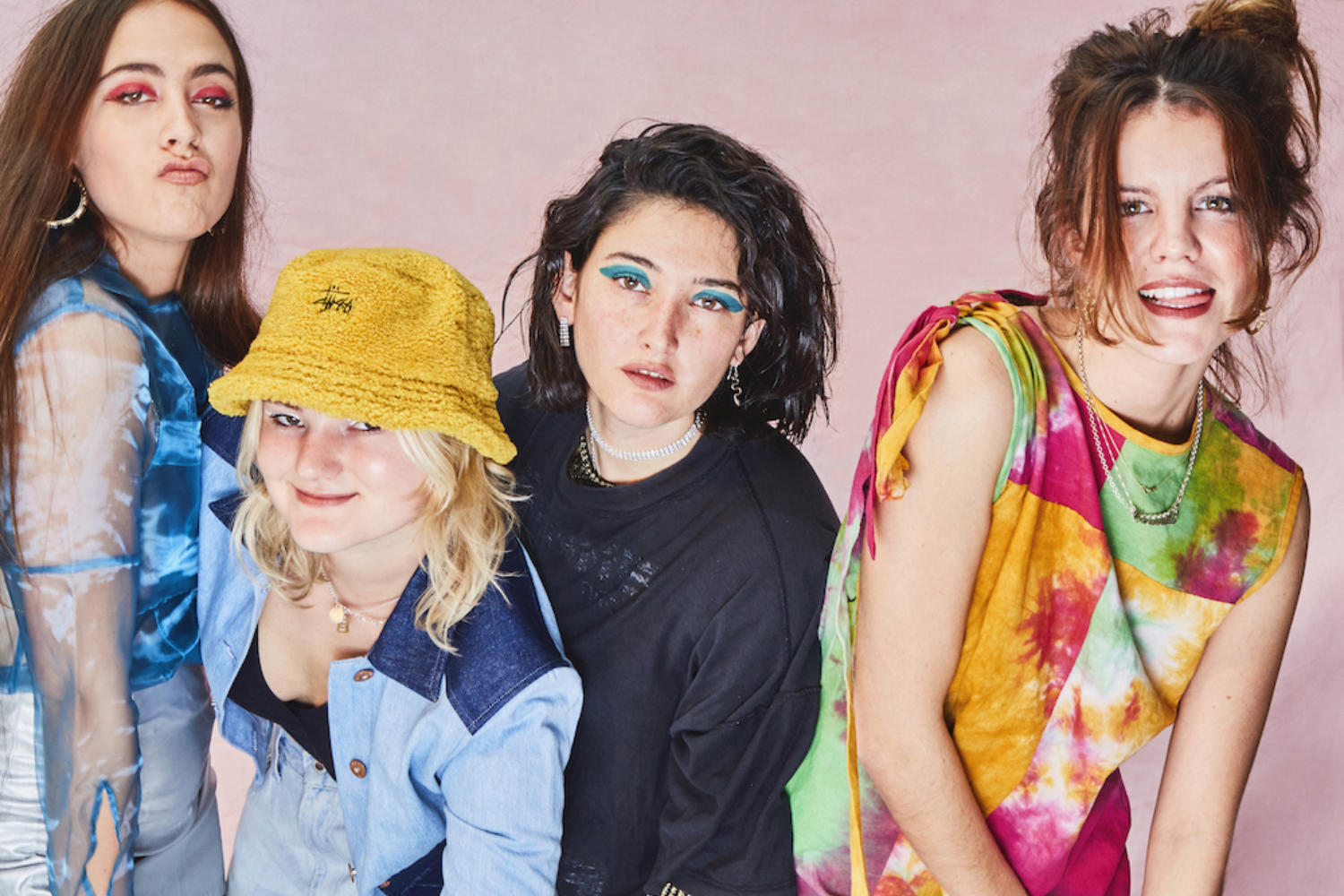 Hinds announce new album ‘The Prettiest Curse’