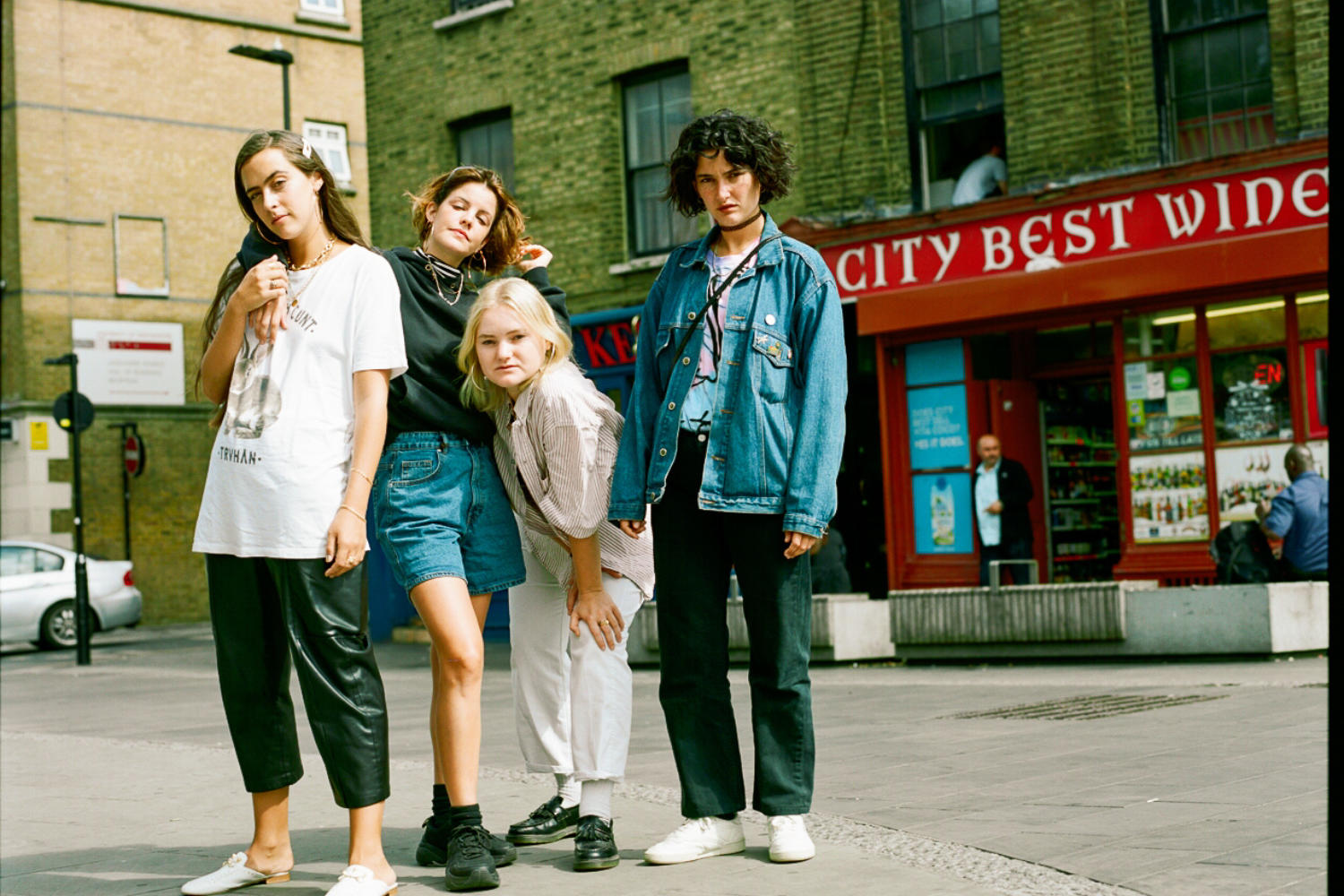 Hinds reveal new song ‘Come Back And Love Me <3’