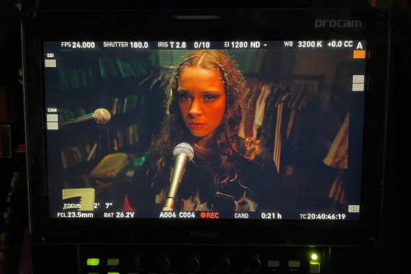 Go behind the scenes of Holly Humberstone's Splendour XR performance