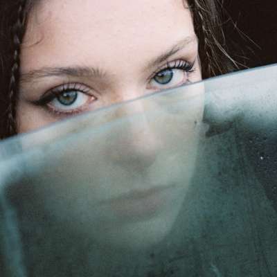 Holly Humberstone confirms collab with The 1975’s Matty Healy
