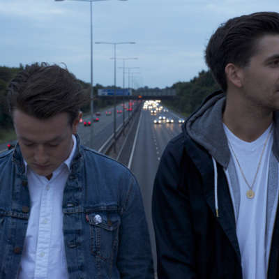 James Veck-Gilodi unveils new track ‘Holes’, announces UK tour