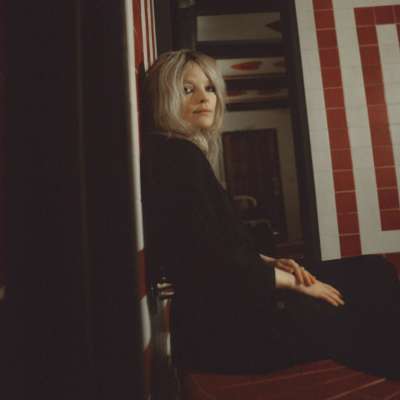 Jessica Pratt shares new single ‘Poly Blue’