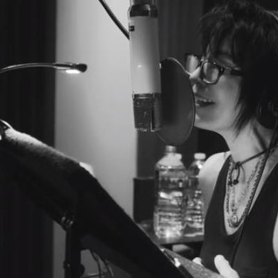 Joan Jett covers T.Rex's 'Jeepster'