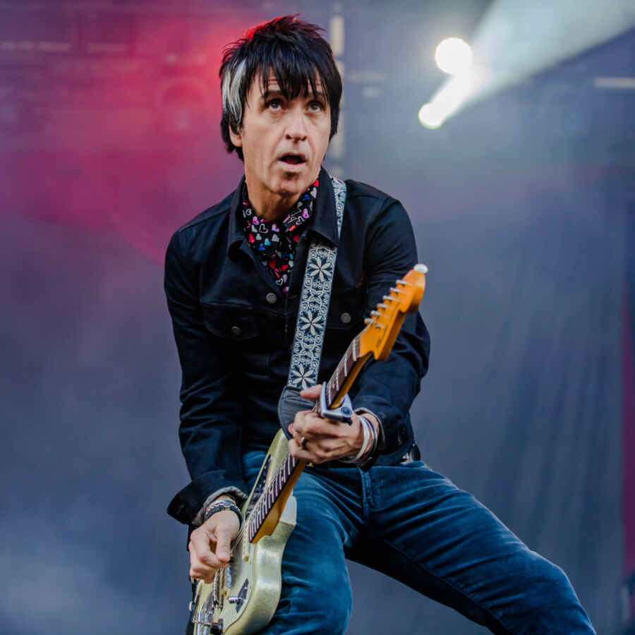 Johnny Marr announces 7" singles box set 'Single Life'