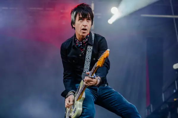 Johnny Marr announces 7" singles box set 'Single Life'