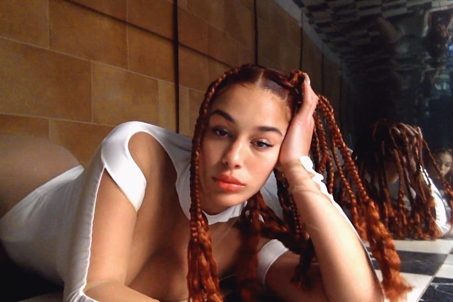 Jorja Smith unveils new song 'Addicted'