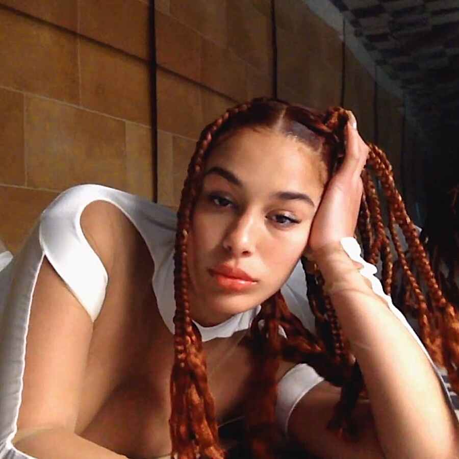 Jorja Smith unveils new song 'Addicted'