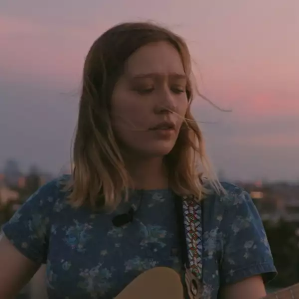 Watch Julia Jacklin play ‘Eastwick’ on a Brooklyn rooftop