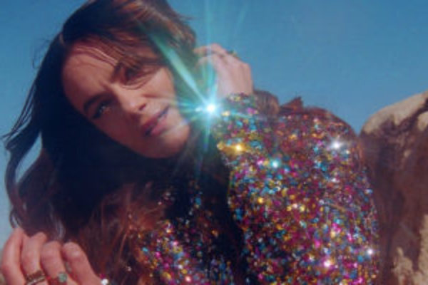 Julia Stone teams up with Matt Berninger for 'We All Have'
