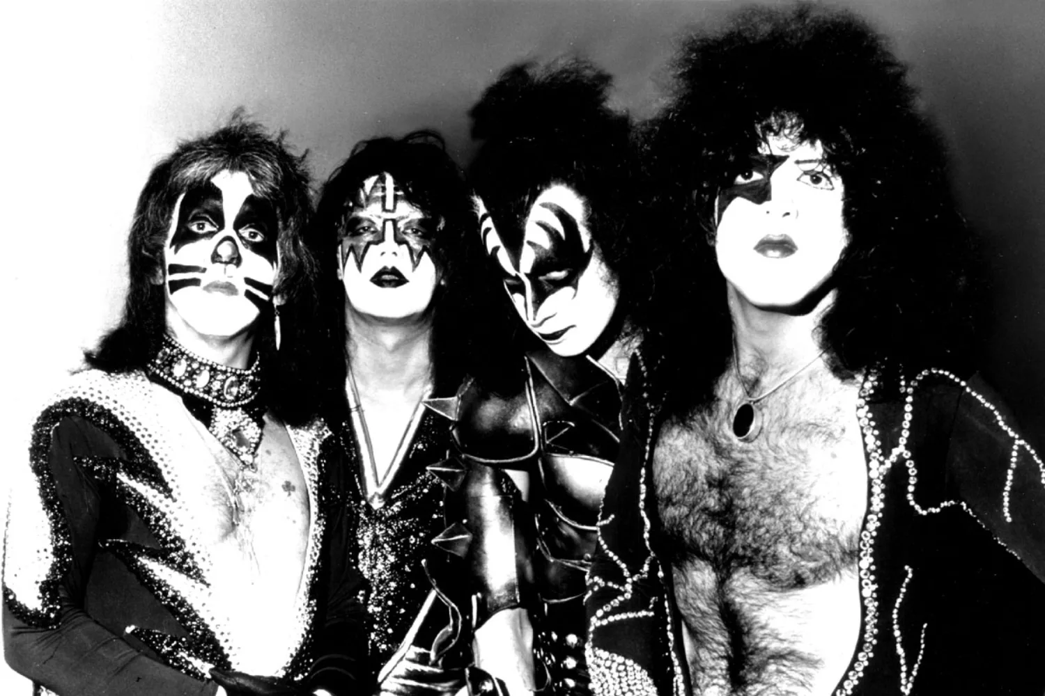 KISS to headline final night of Download Festival 2015