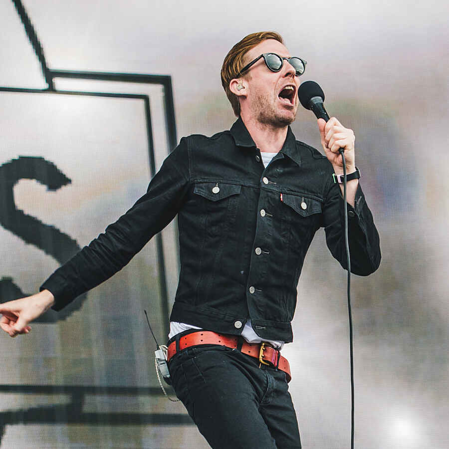What the bloody hell just happened: Kaiser Chiefs unleash dance-pop banger ‘Parachute’