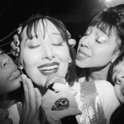 Spike Jonze shoots Karen O and Danger Mouse video live on TV