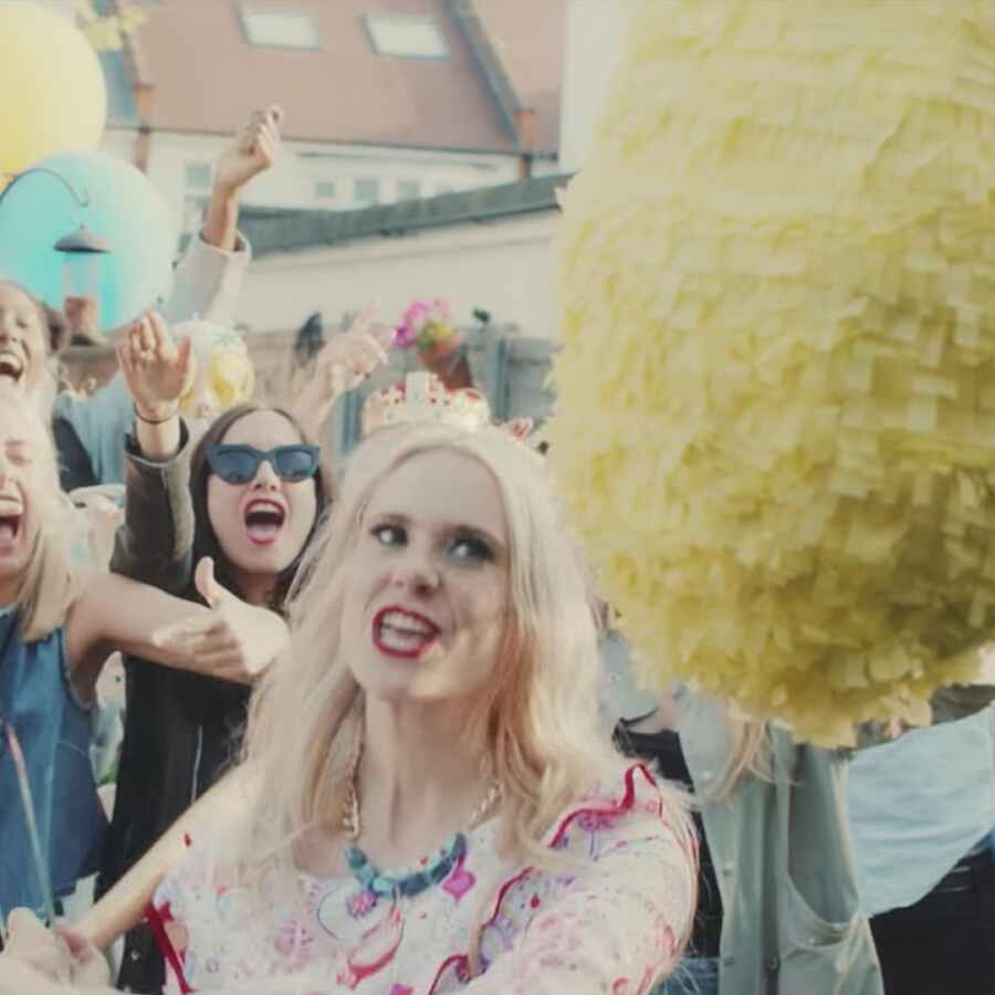 Kate Nash throws a party in her mum’s garden for ‘Good Summer’ video