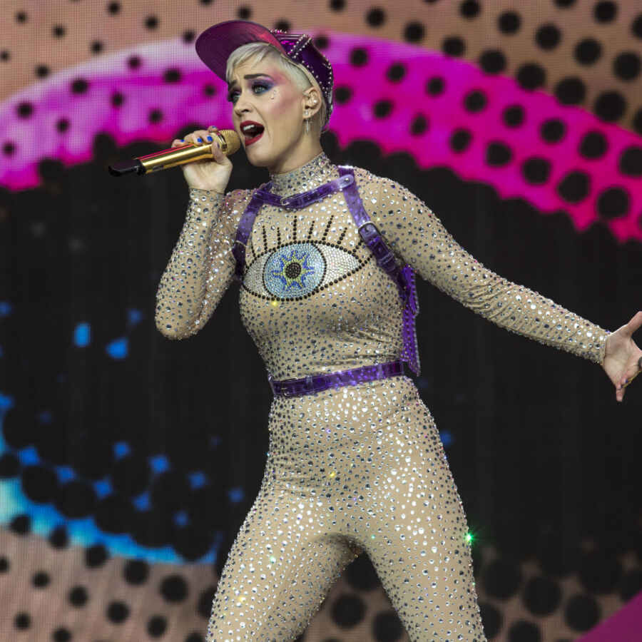 Katy Perry brings ridiculousness (and lots of it) to Glastonbury 2017