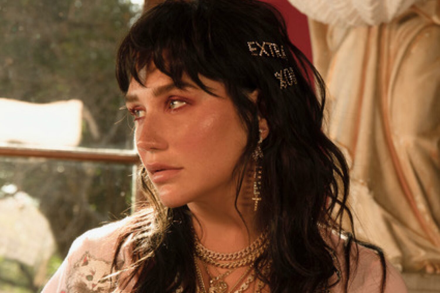 Kesha shares cover of T.Rex’s ‘Children of the Revolution’