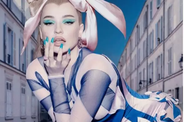 Kim Petras reveals the video for 'Future Starts Now'