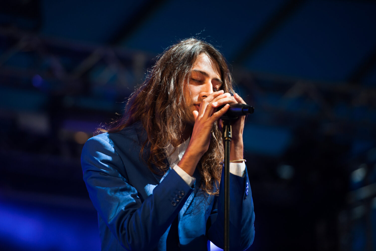 Kindness wakes up Latitude 2015’s Sunday snoozers