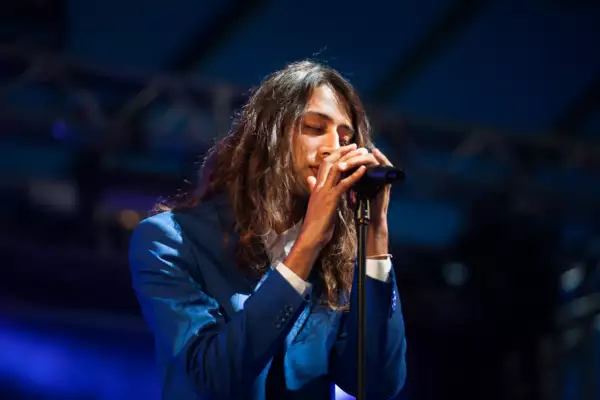 Kindness wakes up Latitude 2015's Sunday snoozers