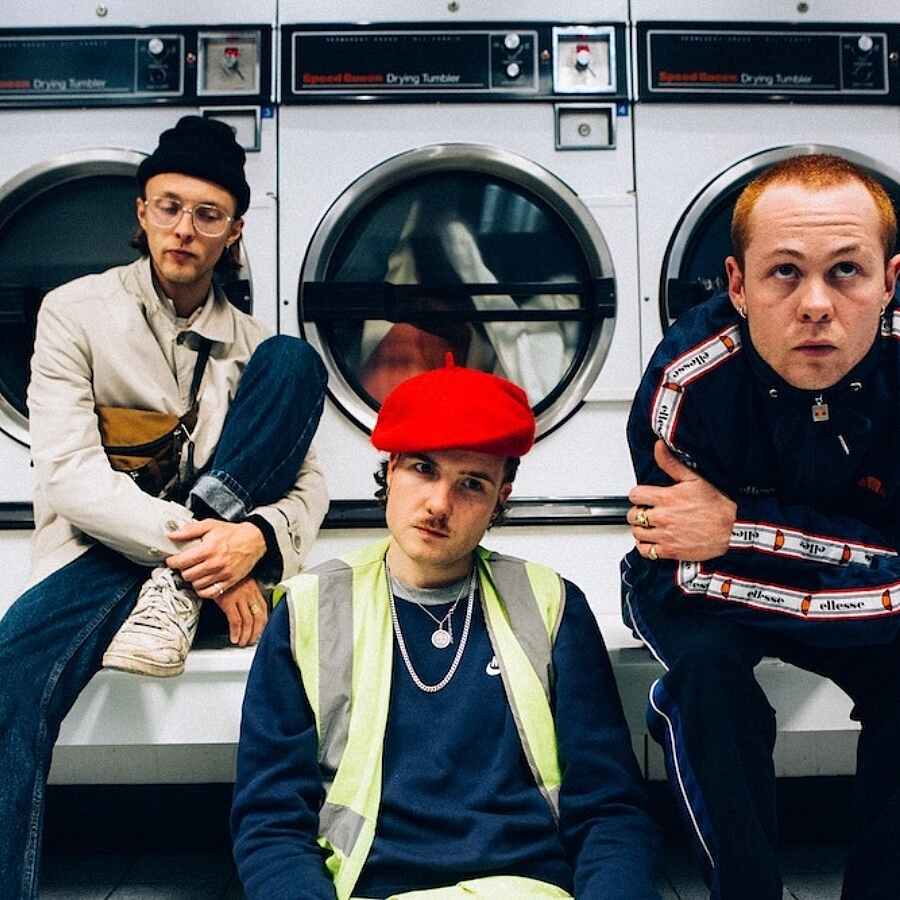 Lady Bird unveil new song 'Nice DLC'