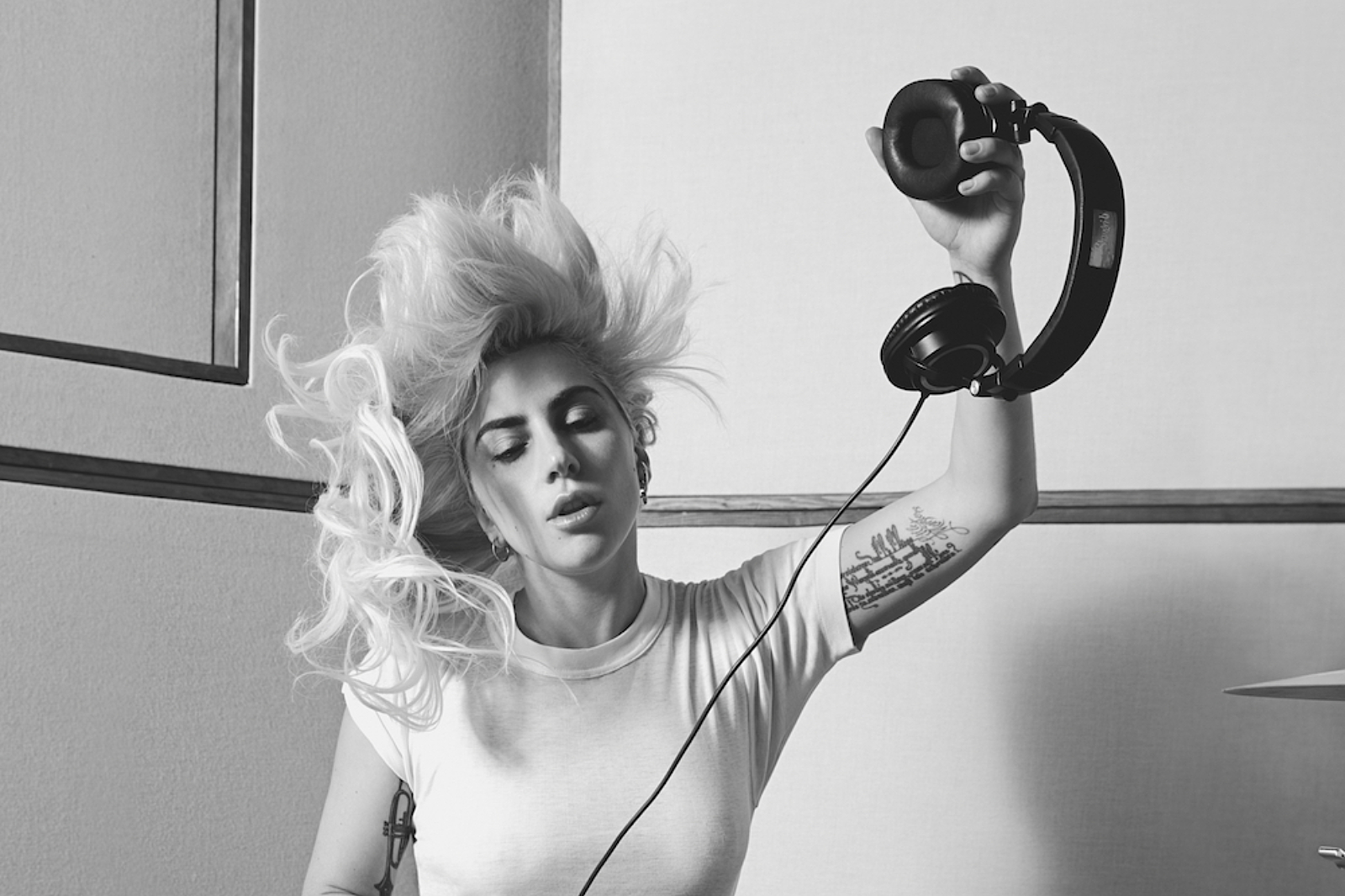 Lady Gaga is replacing Beyoncé at Coachella 2017