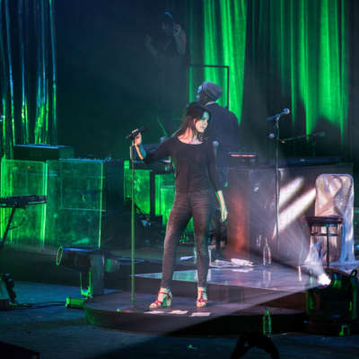 Father John Misty covers Lana Del Rey’s ‘Ride’ at fancy Los Angeles bash