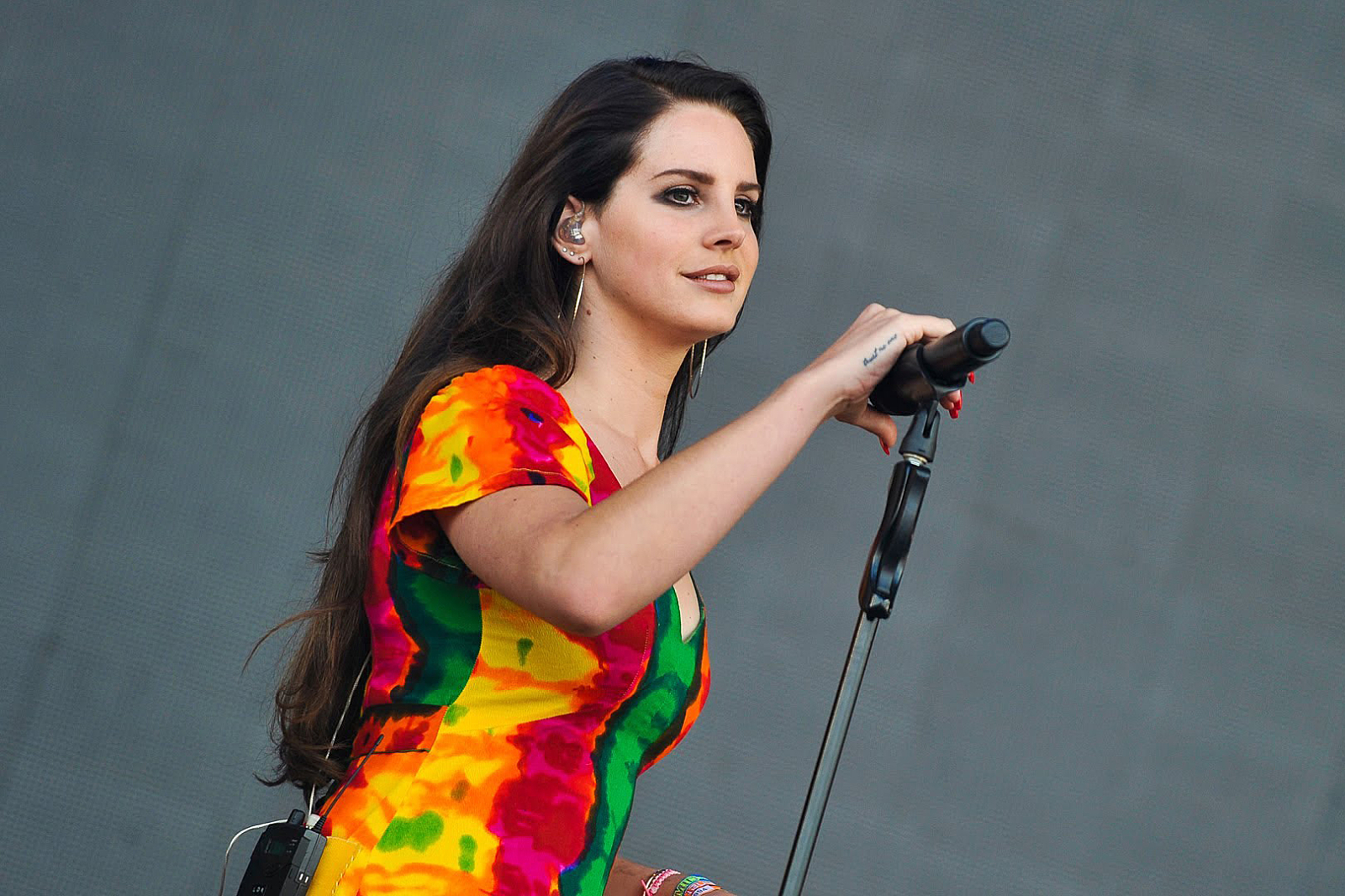 Lana Del Rey confirmed to play Glastonbury Festival