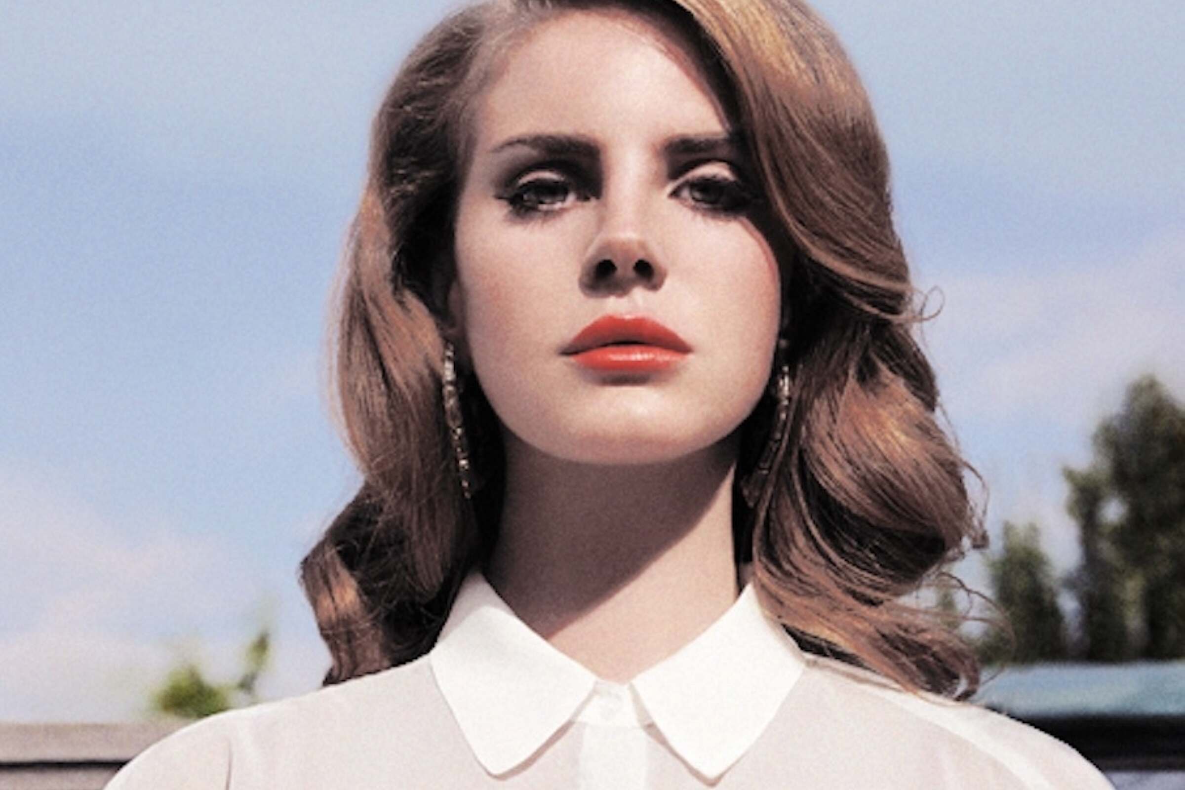 Watch Lana Del Rey play 'Mariners Apartment Complex' live for the first ...