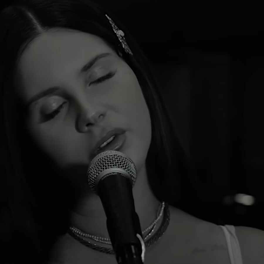 Lana Del Rey performs 'Arcadia' on The Late Show