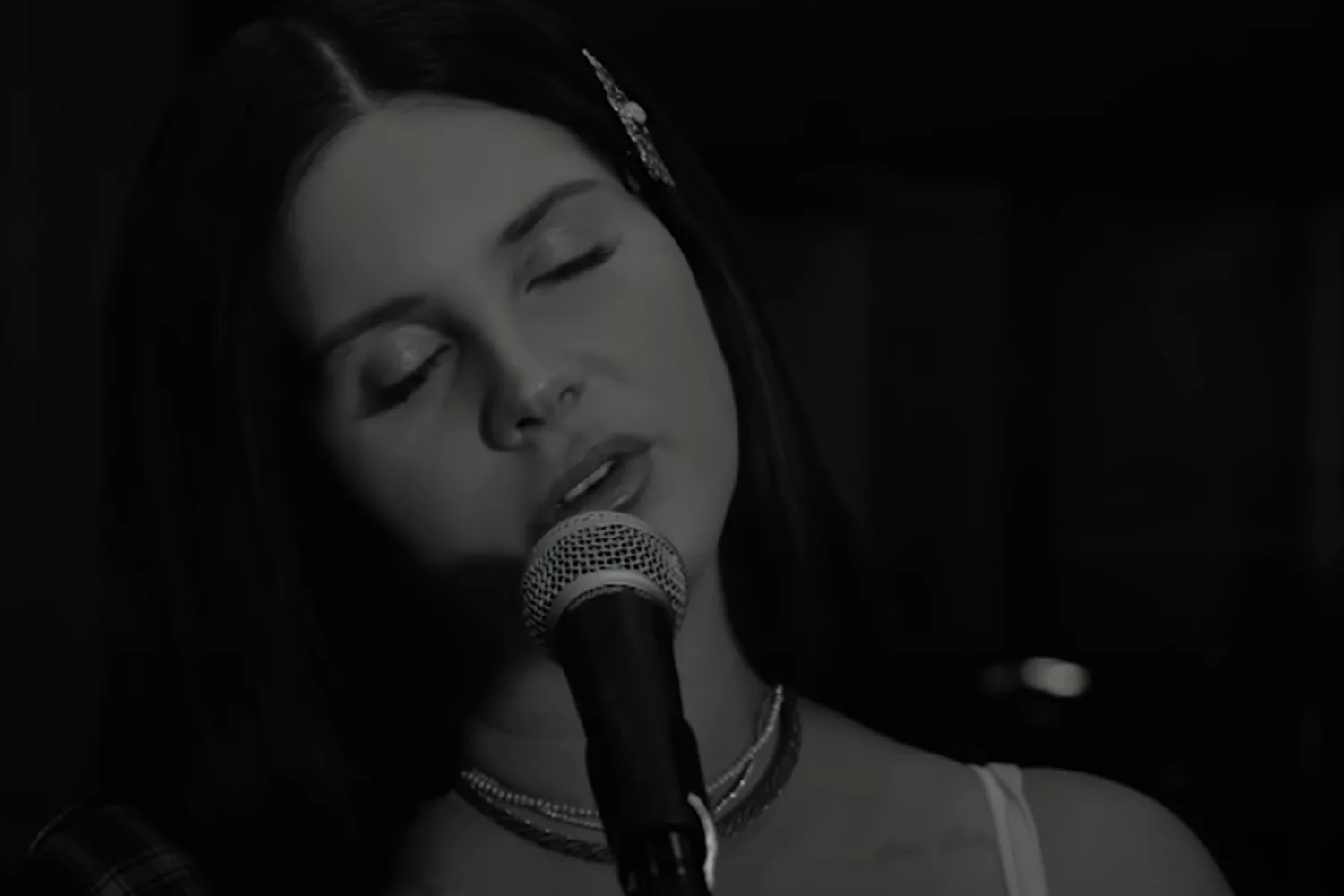 Lana Del Rey performs 'Arcadia' on The Late Show