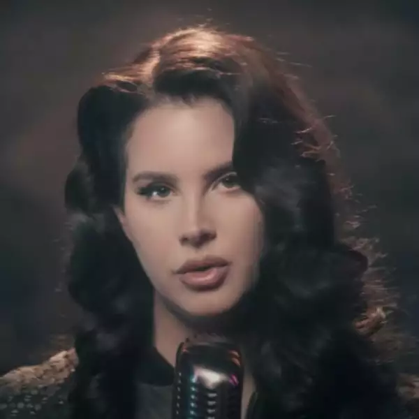 Lana Del Rey performs 'Let Me Love You Like A Woman' on Jimmy Fallon
