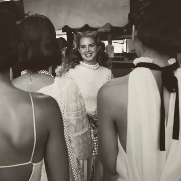 Lana Del Rey shares 'Chemtrails Over The Country Club' details