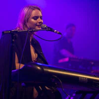 Låpsley adapts wonderfully at Reading 2016