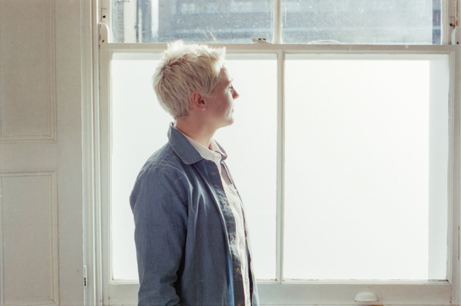 Laura Marling issues ‘Director’s Cut’ of ‘Short Movie’, debuts full band version of ‘I Feel Your Love’